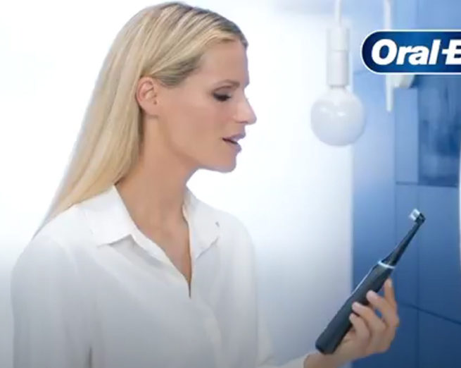 mia-michelle-hunziker-oralb